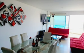 Basic Apartment | Dining room