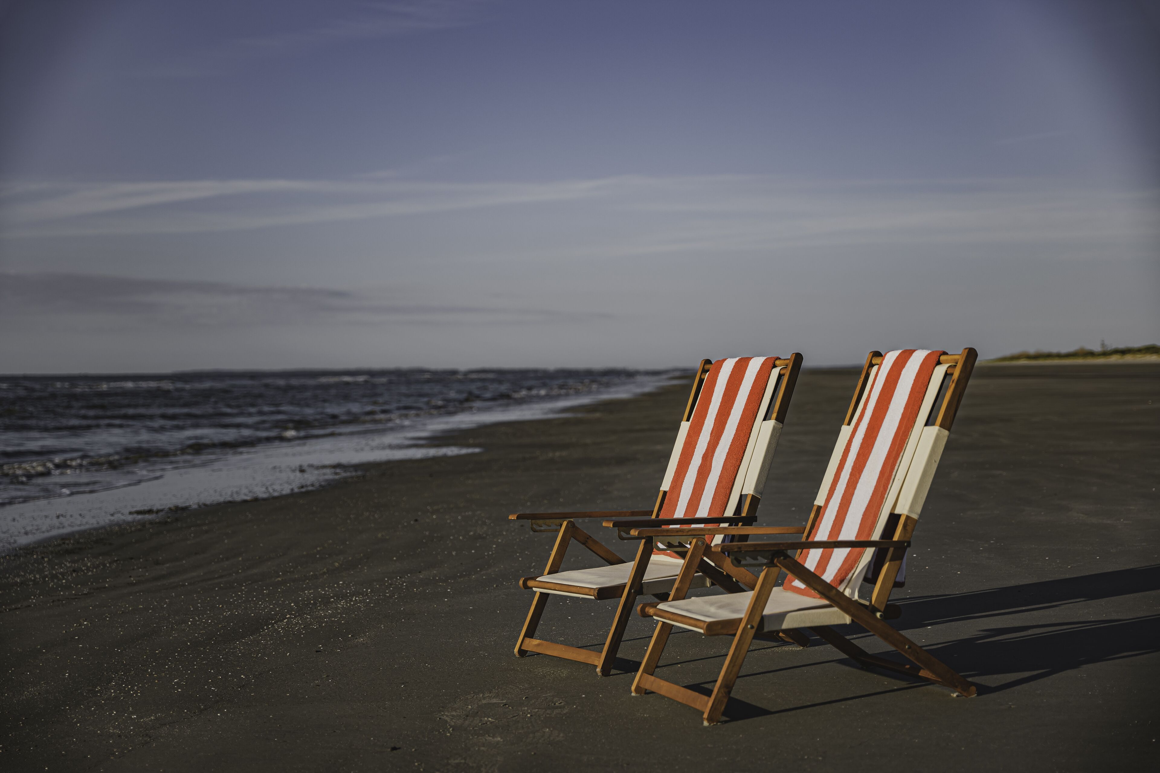 Beach nearby, sun loungers, beach towels