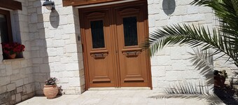 Lasa valley villa