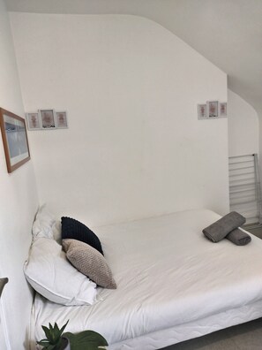 Free WiFi, bed sheets, wheelchair access