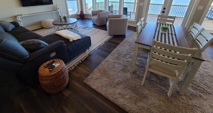 Emma's View On Lay Lake<br>SUMMERTIME ON LAY LAKE IS THE BEST!!☀️