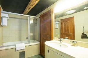 Bathroom - Miss Sophie's Charles Bridge (Prague)