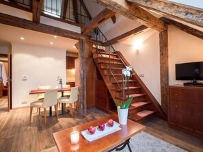 Interior - Miss Sophie's Charles Bridge (Prague)