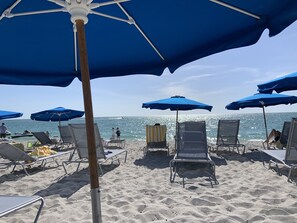 Sun-loungers, beach towels - Beautiful Kelly Greens (Fort Myers)