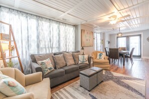 Tv, tv-spel, dvd-spelare och böcker