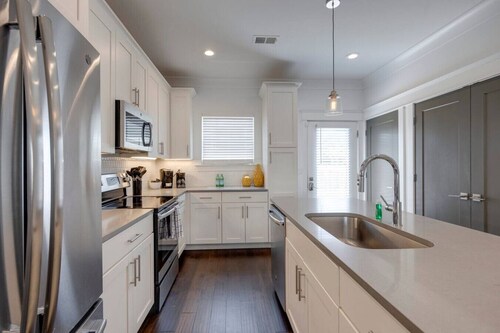 10 Mins To Broadway - Pet-Friendly Escape