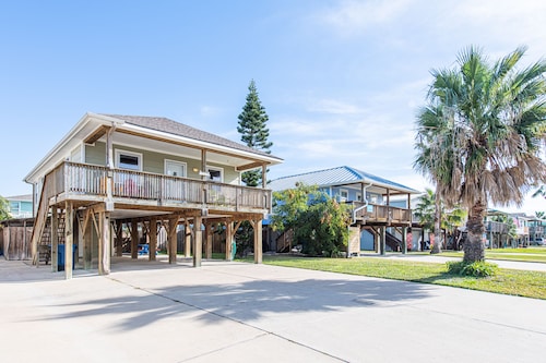 PRIVATE POOL! Heated pool. Sunset Views, Boat Parking, Clean & Tidy! Pets ok