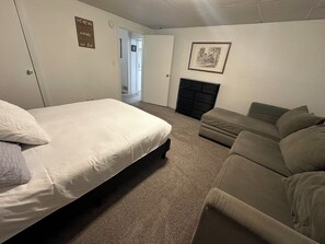 2 bedrooms, desk, iron/ironing board, free WiFi