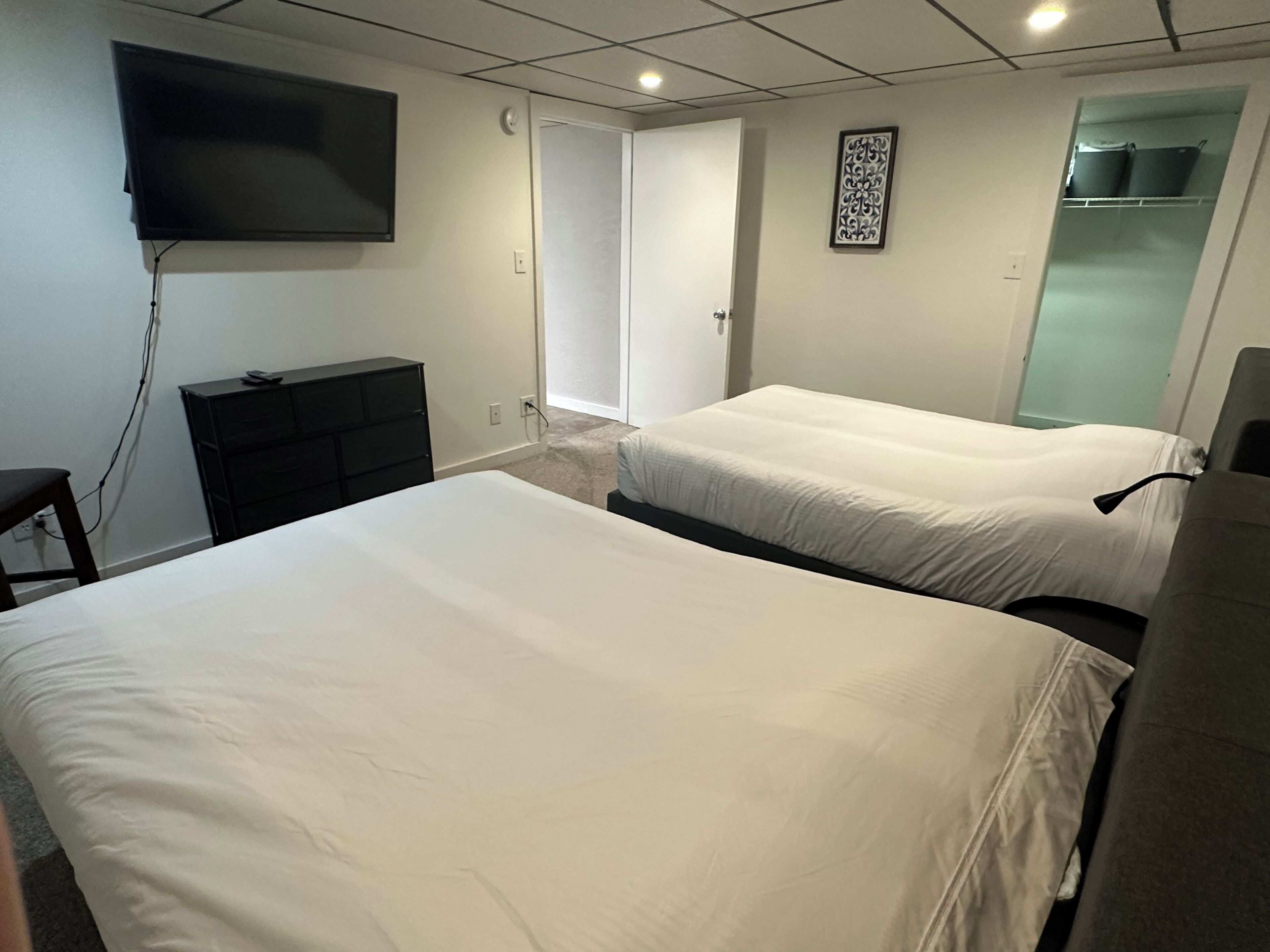 2 bedrooms, desk, iron/ironing board, free WiFi