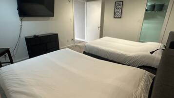 2 bedrooms, desk, iron/ironing board, free WiFi