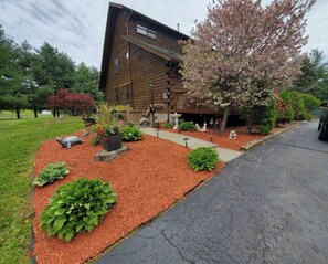 Property grounds - Lower level apt in Spectacular Log Home Estate  (Marlboro)
