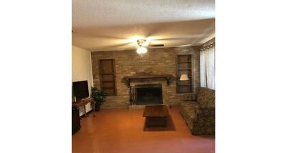 Comfortable and Secluded Home in Quiet Area