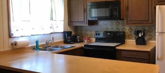 Comfortable and Secluded Home in Quiet Area