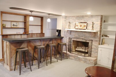 Hot Tub and Private Pool, 7 Bedroom, 4 Bathroom Home. Sleeps 16 comfortably.