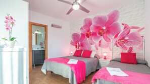 6 bedrooms, iron/ironing board, travel cot, WiFi - Olivares Altos Sayalonga by Ruralidays (Málaga)