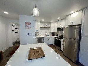 Mikrobølgeovn, opvaskemaskine, kaffe-/temaskine