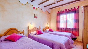 3 Schlafzimmer, Bügeleisen/Bügelbrett, Reisekinderbett, WLAN