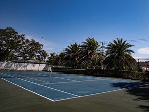 Sports court - Siesta Escape - Ground Floor 2 BR 2 BA - on Inter-coastal and Free Trolley Stop (Siesta Key)