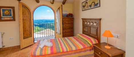 3 Schlafzimmer, Bügeleisen/Bügelbrett, Reisekinderbett, WLAN
