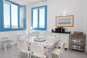 Dining - Casa Blu, a house directly by the sea and in a central location in San Vito Lo Capo. (SAN VITO LO CAPO)