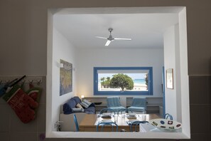 Interior - Blue house on the sea and very central. (SAN VITO LO CAPO)