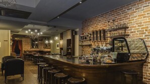 Bar (on property) - Meroddi Galata Mansion (Istanbul)