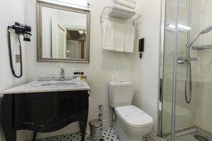 Bathroom - Meroddi Galata Mansion (Istanbul)