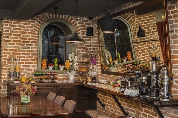 Dining - Meroddi Galata Mansion (Istanbul)