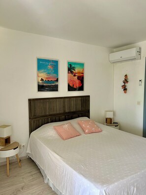 2 bedrooms, iron/ironing board, travel cot, free WiFi