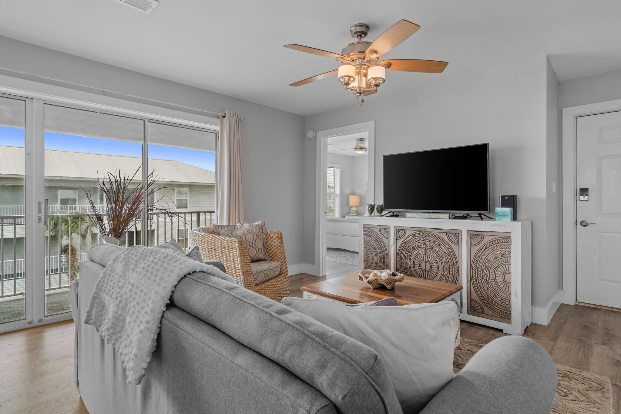 Beautiful 3 Bedroom Condo in Beachside Villas