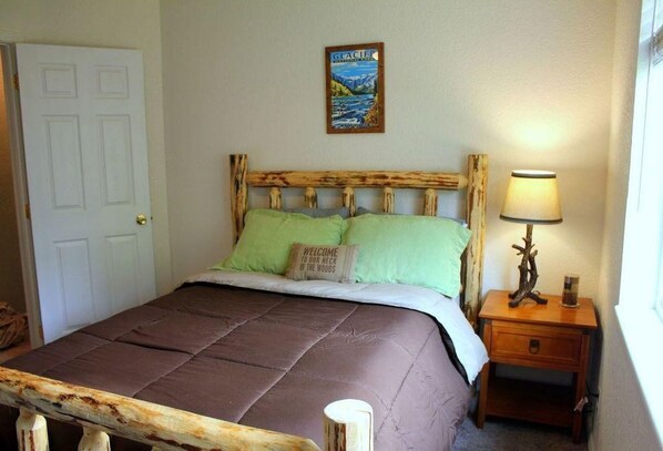 3 bedrooms, iron/ironing board, travel cot, free WiFi