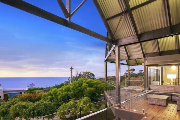 Panoramic views of Port Philip Bay