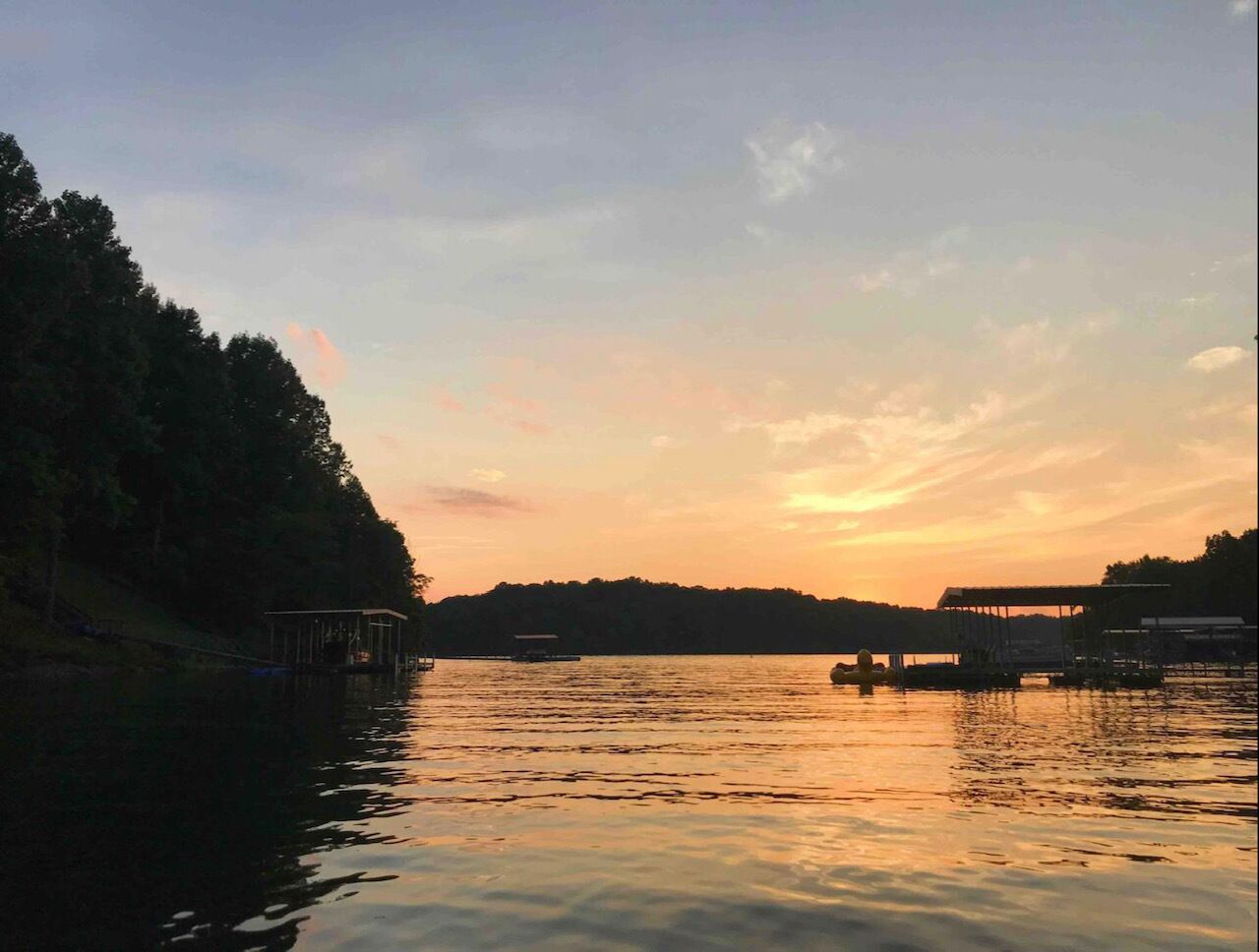 Lakefront  property, spacious family retreat with private dock, hot tub & kayak