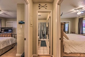 2 bedrooms, iron/ironing board, Internet, bed sheets