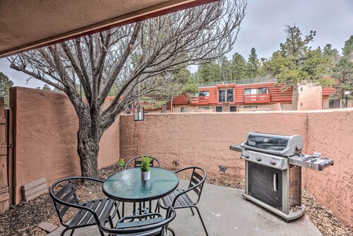 Pet-Friendly Condo - 2 Mi to Ruidoso Downs!