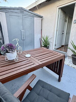 Outdoor dining - Private Studio 4 minutes from Strip !!! (Las Vegas)