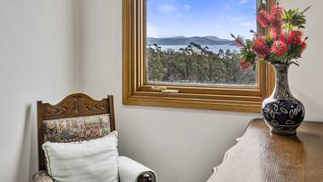 3 bedrooms, premium bedding, individually decorated