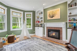 Interior - Private Luxury Stay in Expansive Home & Property (EASTON)