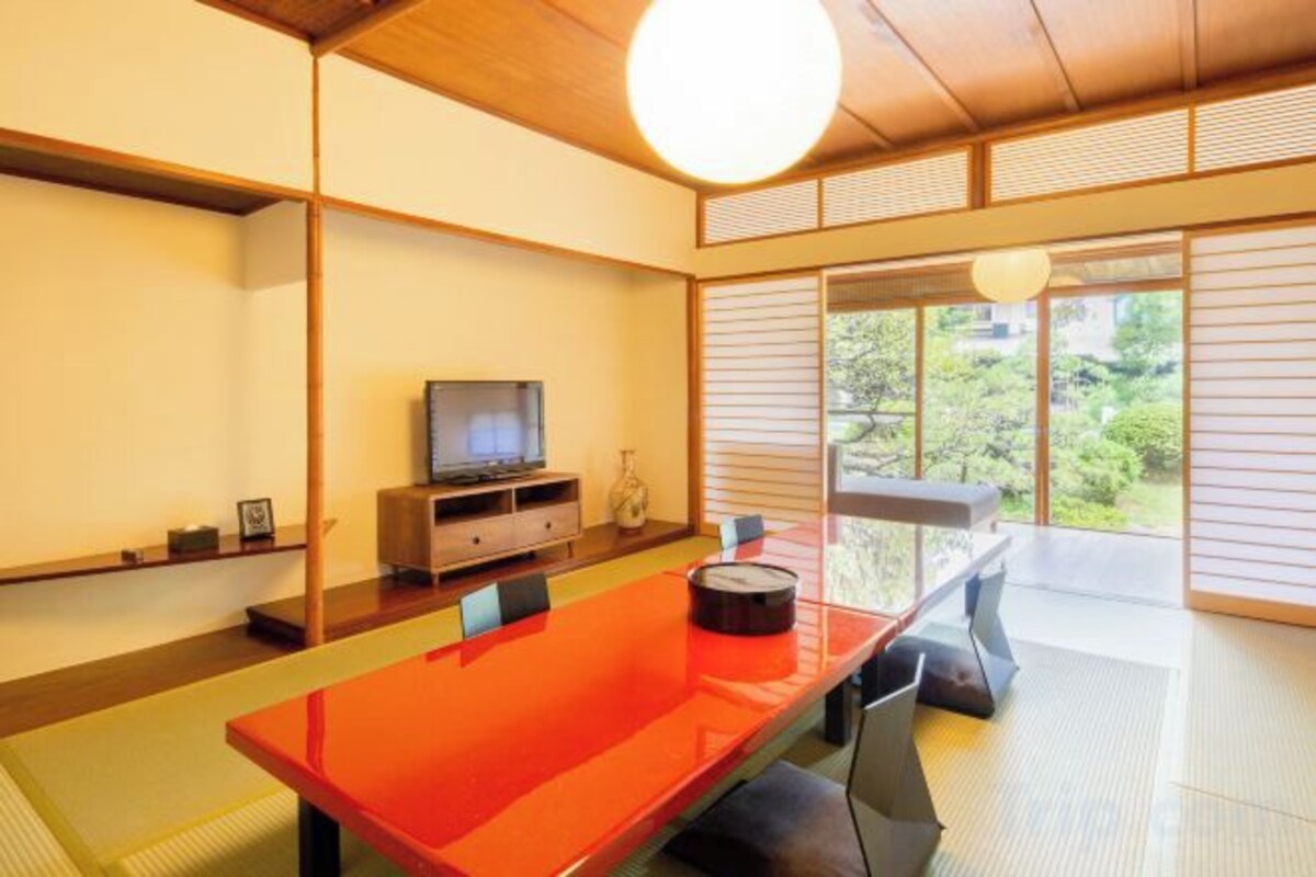 Japanese Style Room(Genkai) 5-8 People