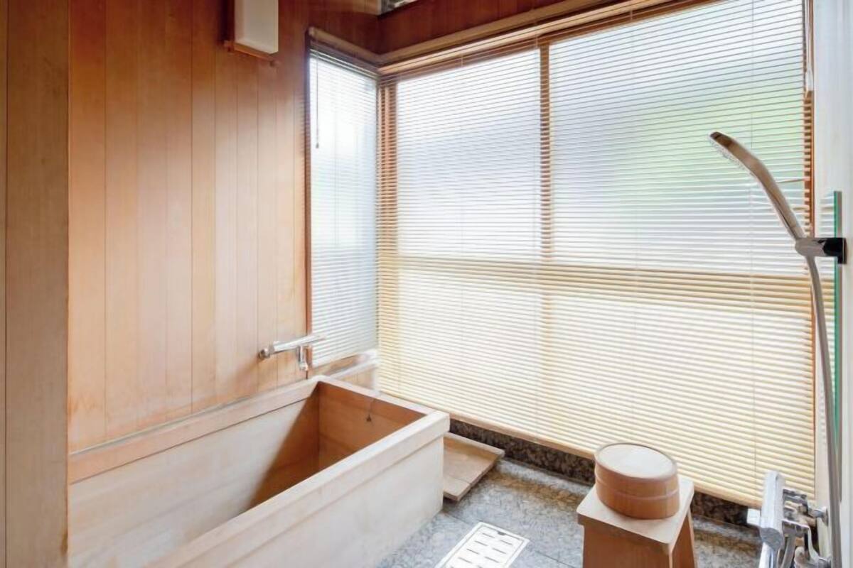 Bathroom | Separate bathtub and shower, free toiletries, hair dryer