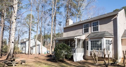 A home away from home close to Stone Mountain Park, Decatur and Atlanta.