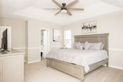 A home away from home close to Stone Mountain Park, Decatur and Atlanta.