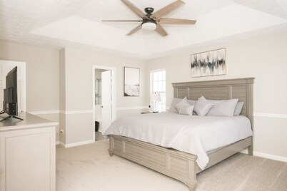 A home away from home close to Stone Mountain Park, Decatur and Atlanta. 