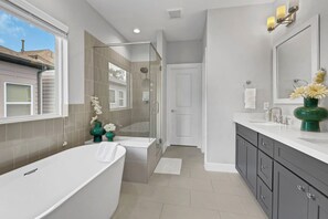 Combined shower/bathtub