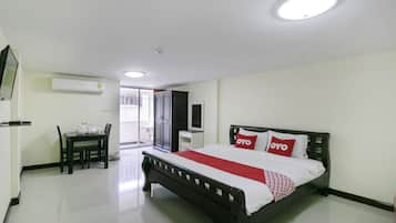 Premier Double Room | Desk, free WiFi