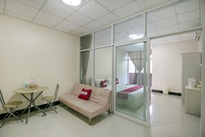 Premier Double Room | Desk, free WiFi - OYO 75390 Sunee Place Hotel (Ban Chang)
