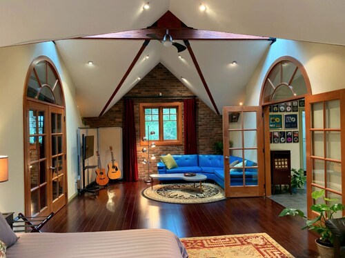 Luxury Rock & Roll Retreat