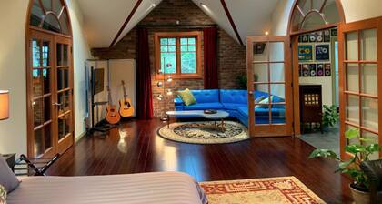 Luxury Rock & Roll Retreat