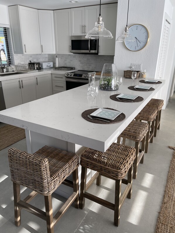 Fridge, microwave, oven, stovetop - Enjoy our Beautiful Renovated Home on a Fun Canal! (Miami)