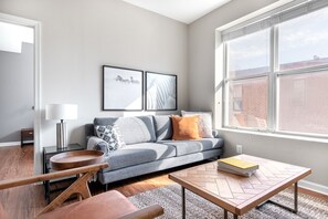 Fernseher, Stereoanlage